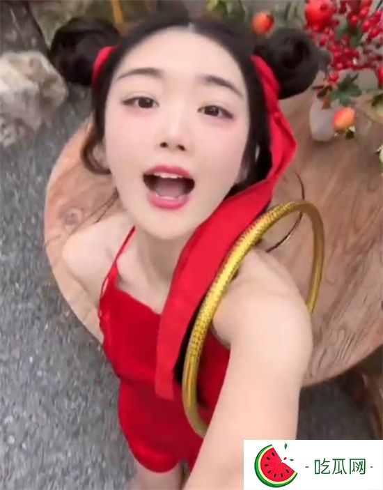 高顏值小姐姐cos哪吒鬧海 雪白肌膚惹人心癢 紅袍肚兜遮不住無限風光!-吃瓜網