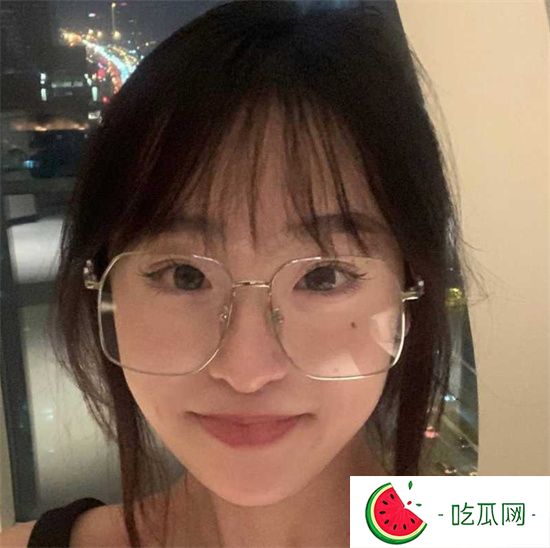 頂級反差**露臉私拍合集 酒店約單男共享 高爾夫球場內激情戰斗-吃瓜網