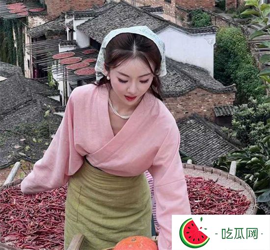 快手網紅鄭丹丹的丹 情人節約會聊天記錄與視頻被曝 自嘲老公短小難滿足-吃瓜網