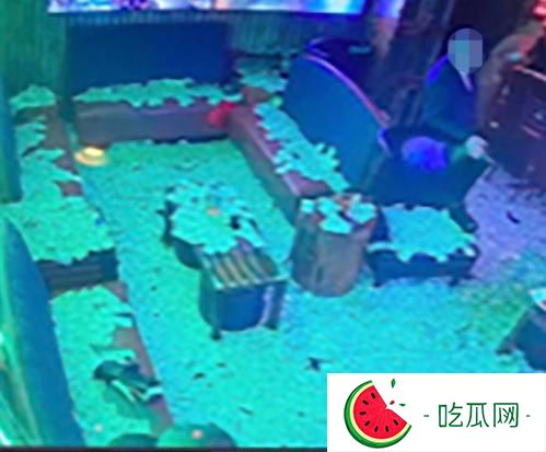 莫蘭特夜店事件圖片曝光，莫蘭特夜店練腰腹力量畫面！