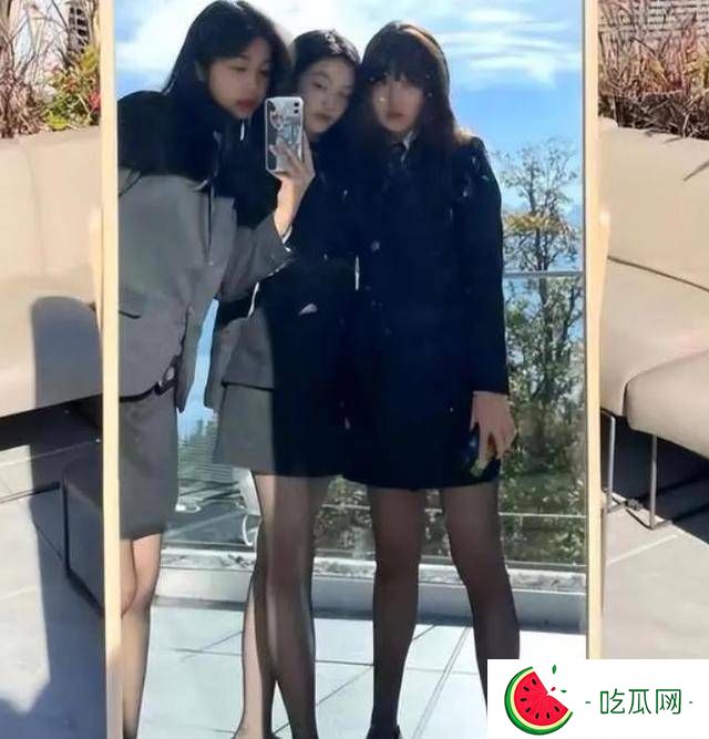 王菲李亞鵬女兒近照，嘴唇疤痕消失，氣場強大身材高挑