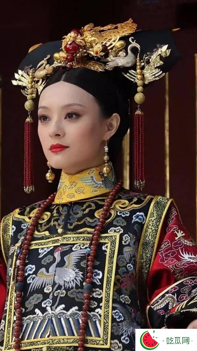 孫儷小區遛狗，素顏現身太自然，鄰家感十足圈粉無數